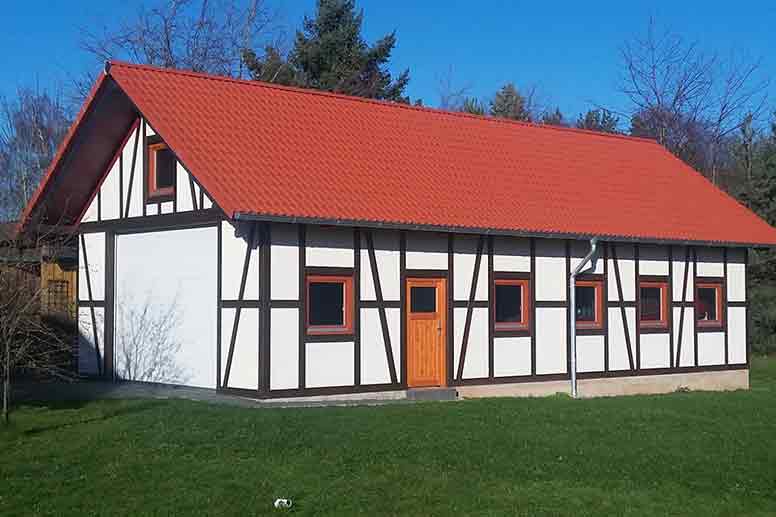 Half-timbered garage in its finished state
